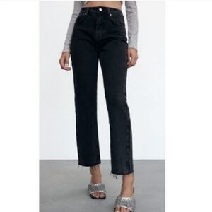 ZARA BLACK STRAIGHT LEG JEAN WITH DISTRESSED HEM SIZE 6